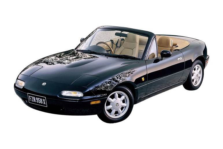 【贅沢すぎ】160万円なのにコンセプトカー並のガルウイングを装備。ロードスターに負けた不運の名車「セラ」とは？