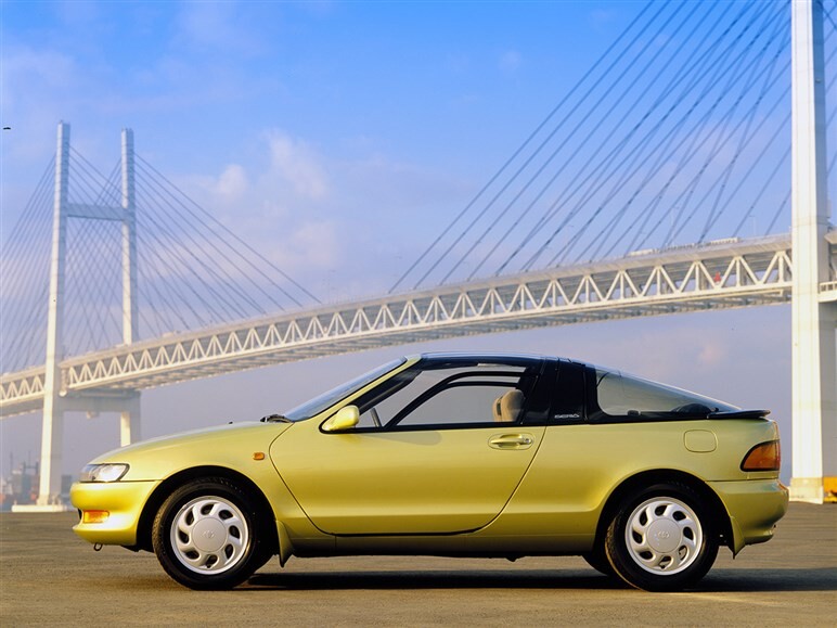 【贅沢すぎ】160万円なのにコンセプトカー並のガルウイングを装備。ロードスターに負けた不運の名車「セラ」とは？