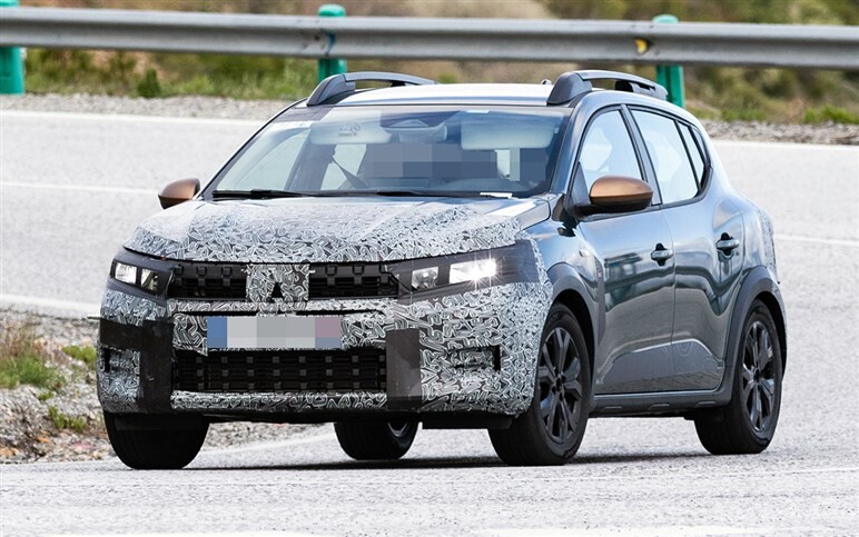 【実は】24年欧州で1番売れたダチア「サンデロ」。そのSUV版“ステップウェイ”が新型に…価格も超激安