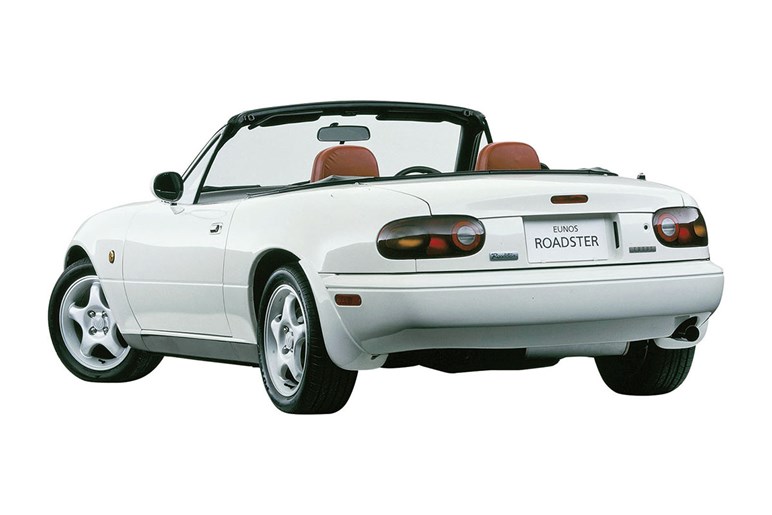 【贅沢すぎ】160万円なのにコンセプトカー並のガルウイングを装備。ロードスターに負けた不運の名車「セラ」とは？