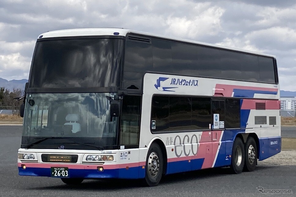 エアロキング・レトロバス・アストロメガが鈴鹿サーキットに集合！ 12月14日