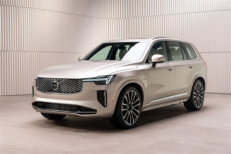 【名車復活】ボルボ新型「XC70」のプロトタイプ画像がリーク。中国以外の展開も計画…日本はどうなる？