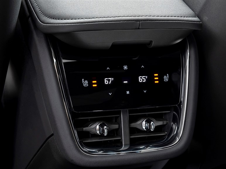 【名車復活】ボルボ新型「XC70」のプロトタイプ画像がリーク。中国以外の展開も計画…日本はどうなる？