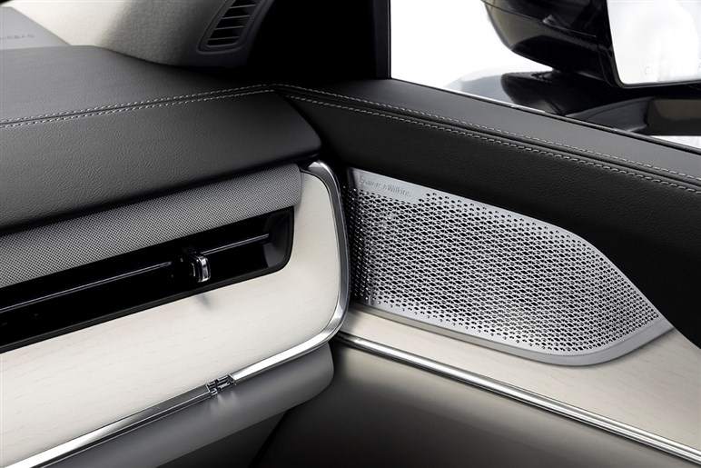 【名車復活】ボルボ新型「XC70」のプロトタイプ画像がリーク。中国以外の展開も計画…日本はどうなる？