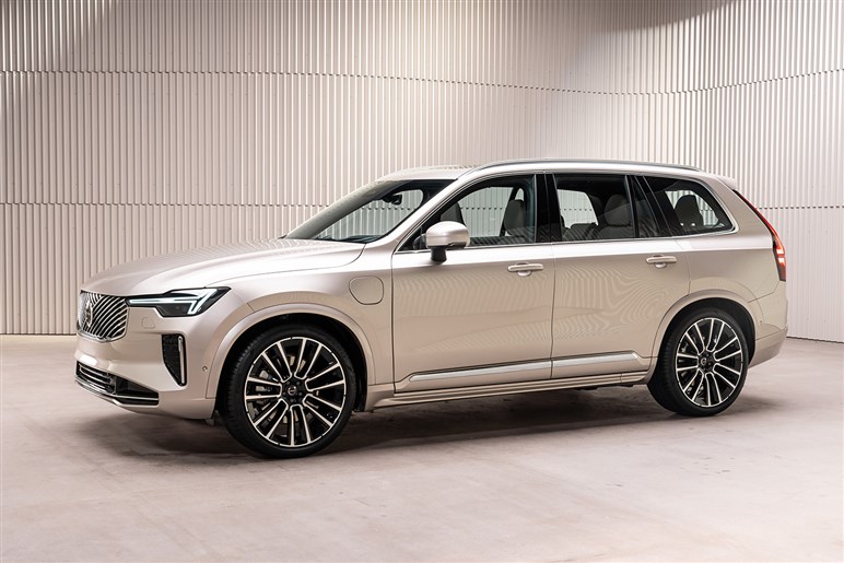【名車復活】ボルボ新型「XC70」のプロトタイプ画像がリーク。中国以外の展開も計画…日本はどうなる？