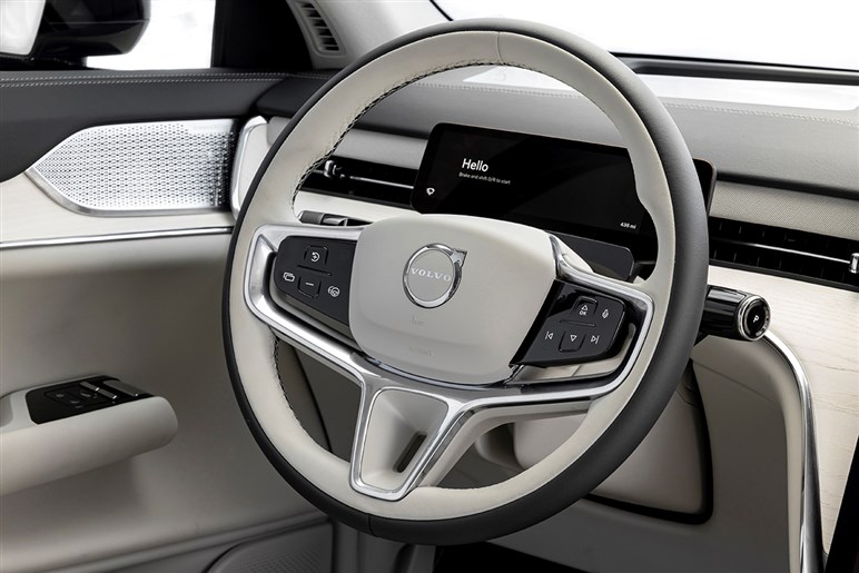【名車復活】ボルボ新型「XC70」のプロトタイプ画像がリーク。中国以外の展開も計画…日本はどうなる？