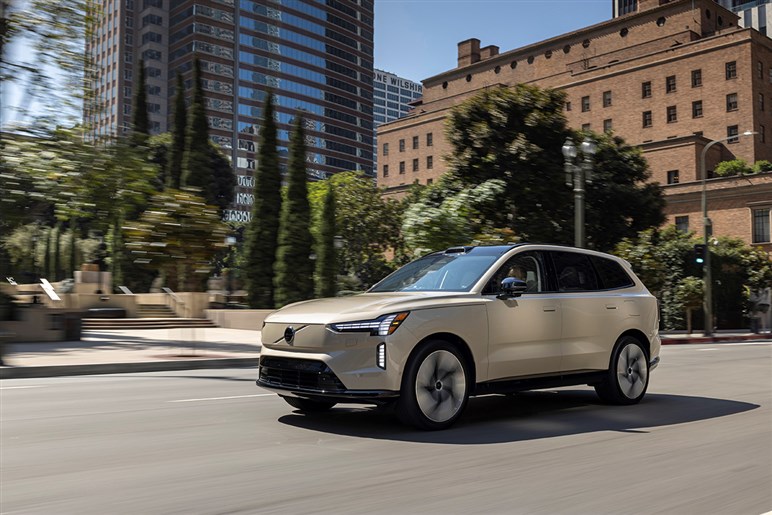 【名車復活】ボルボ新型「XC70」のプロトタイプ画像がリーク。中国以外の展開も計画…日本はどうなる？