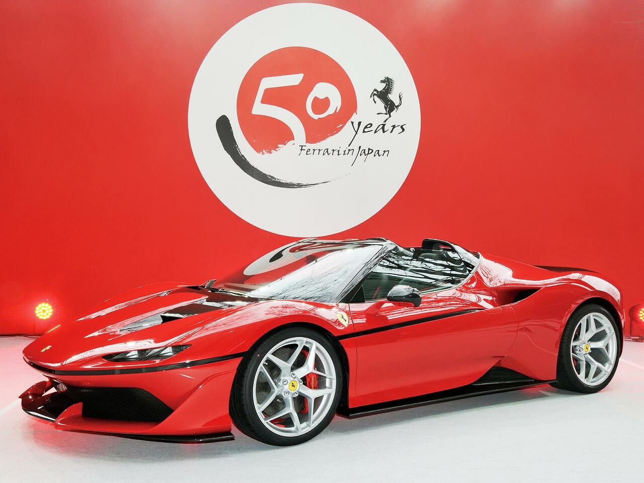 日本のために10台だけ作られた、3億円超のスペシャルモデル「フェラーリ J50」【スーパーカークロニクル／082】