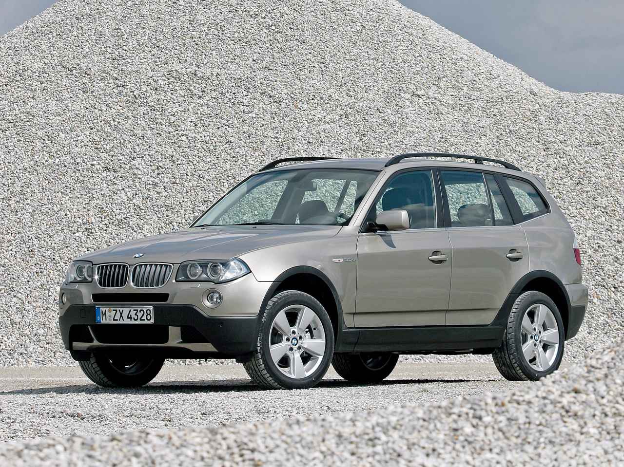 ヒットの法則249 初代bmw X3の走りはフェイスリフトで劇的に変わっていた Webモーターマガジン 自動車情報サイト 新車 中古車 Carview