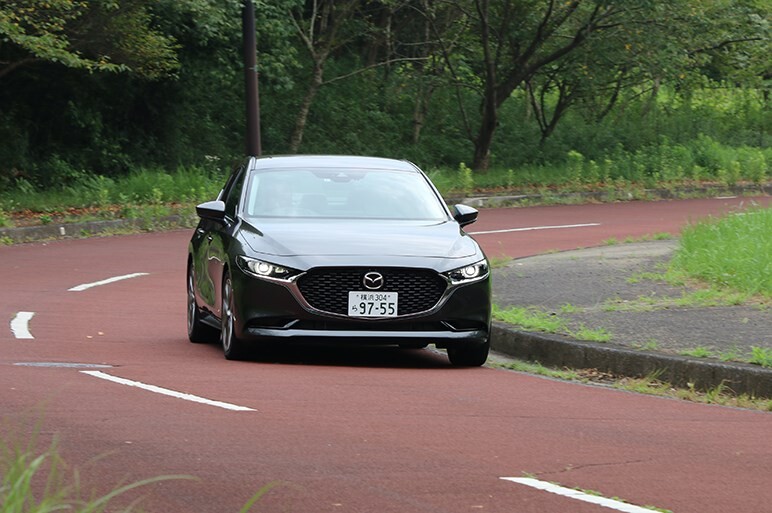 マツダ3 セダンに試乗。内外装の質感と乗って気になった点
