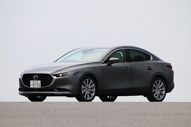 マツダ3 セダンに試乗。内外装の質感と乗って気になった点