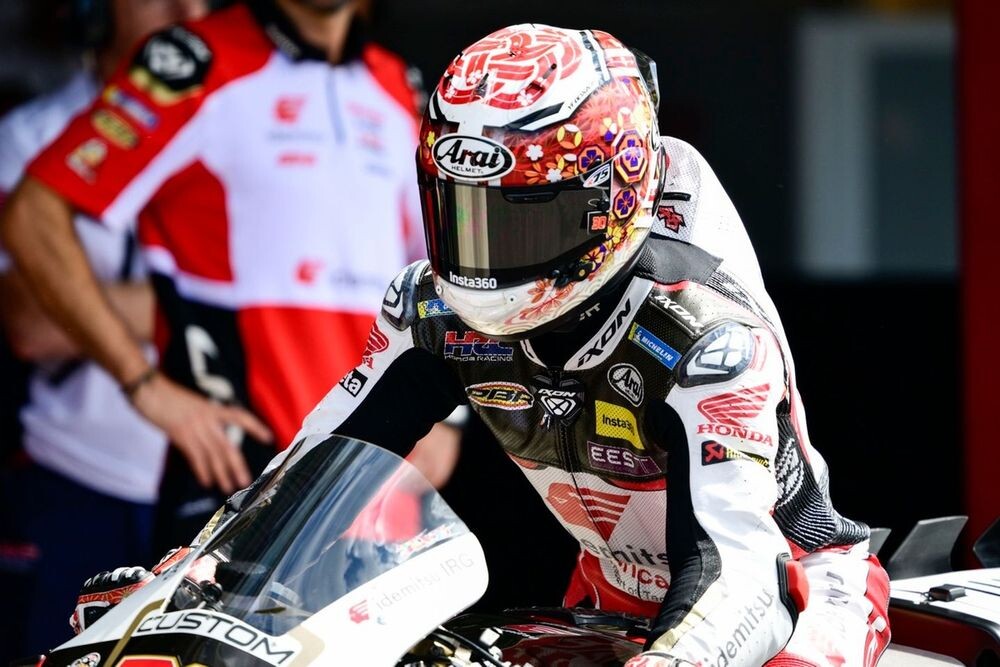 代役参戦の中上貴晶、もらい事故で右膝を負傷。MotoGPチェコGPの決勝レースは欠場に