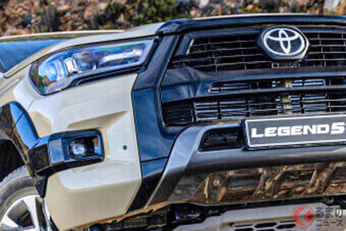 トヨタ新「ハイラックス“レジェンド55”」発表！ 2.8リッター「直4」ディーゼルターボ搭載！ 専用グリーンもイイ「本格モデル」南アに登場