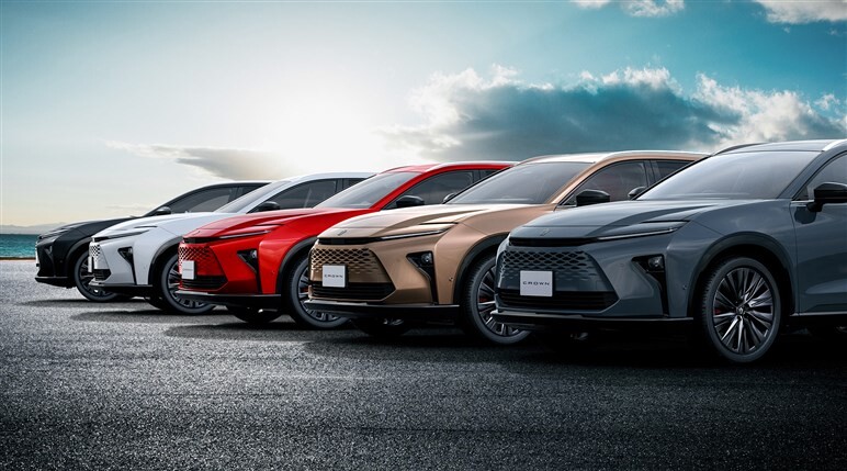 【2025年最新】いま売れている「クラウン」はどれ？ 「スポーツ」でも「クロスオーバー」でもない…まさかの1位に注目