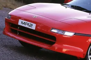 トヨタ新型「“ミッドシップ”スポーツカー」まもなく登場!? 26年ぶりに「MR2」復活か？ 「GR MR2」商標出願が明らかに！ どんなモデル？