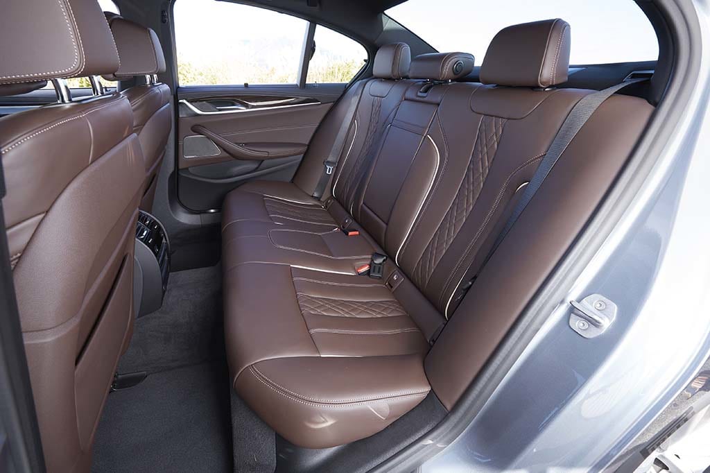 比較試乗 Bmw 5シリーズ Vs アウディa6 Vs メルセデス ベンツ Eクラス 各ブランドの最先端技術を搭載した中核モデル 三つ巴 再び Le Volant Carsmeet Web 自動車情報サイト 新車 中古車 Carview