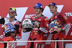 【MotoGP】バニャイヤ「勝つことが考えうる最高の祝い方だった」師匠ロッシの引退レースに優勝で華添える