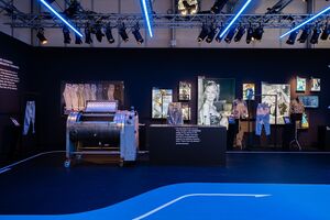 ゲス ジーンズが原宿で特別展示「THE NEXT 40 YEARS OF DENIM」を開催！