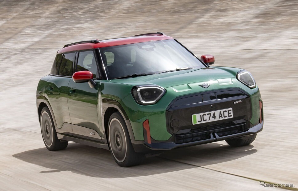 MINIの最新4車種、体験型「MINIストリート」としてグッドウッド2025に展示