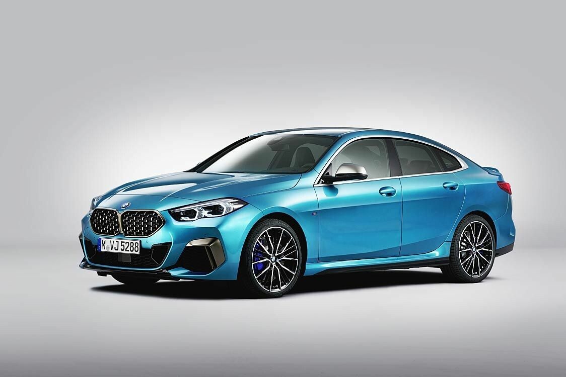 BMWジャパン、「2シリーズ」の標準装備を追加して価格改定　ドライビングアシスト標準化
