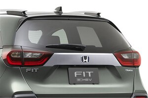 ホンダ「フィット」が一部改良　価格改定と同時に「クロスター」の内外装を刷新し新色追加