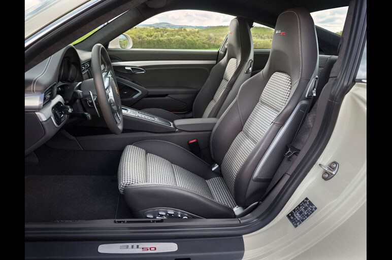 ポルシェ911に50周年記念モデルが登場！