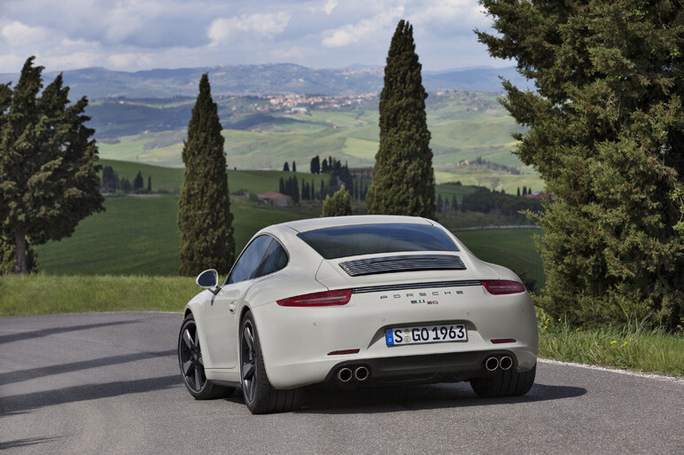 ポルシェ911に50周年記念モデルが登場！
