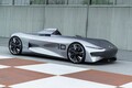 インフィニティ プロトタイプ10　デザインを元BMWデザイナーが指揮