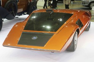 全高840mｍのランチア「ストラトス ゼロ」！ラリーの王者ストラトスより低くワイドなボディ
