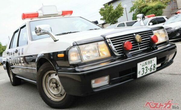 えっ！ その引退待って！　山梨県警最後のセドリックパトカーがとうとう廃車に