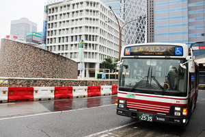 マジで激レアになってしまった「新宿発の小田急」バスに乗る 毎年6月だけ運行の「最長路線」 今年は周辺も激変!?