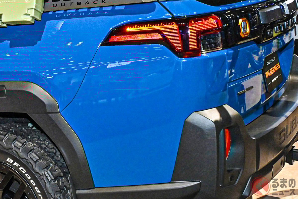 スバルが“新”「アウトバック」公開！ カクカクデザイン＆260馬力の高性能「水平対向エンジン」搭載！ タフ顔の「ウィルダネス プロトタイプ」登場