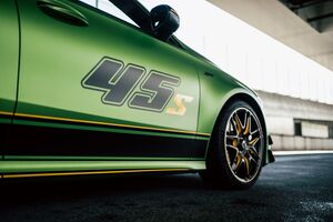 見ても、乗っても衝撃的な1台！──メルセデスAMG A45S 4MATIC+ Final Edition試乗記
