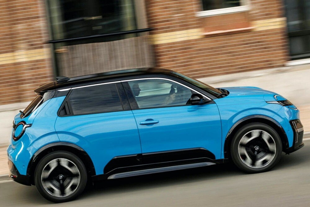 日産マイクラ（マーチ）・エボルブ（1）　5との差別化は充分か？　ボディ＆インテリアを観察