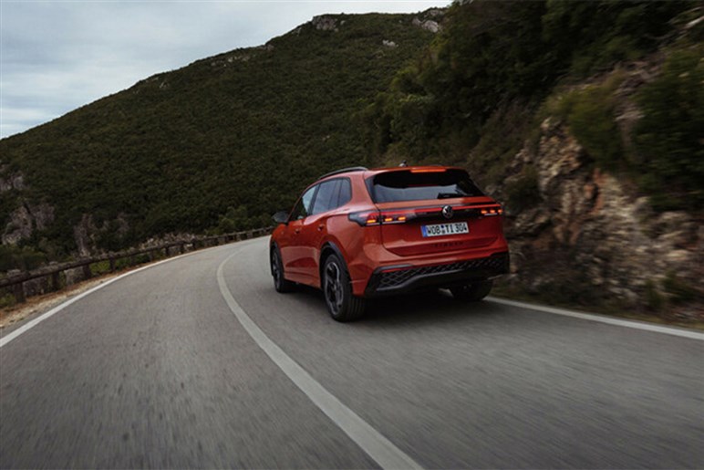 最新世代になったVWのSUV「ティグアン」と国産人気SUV「ハリアー」「CX-5」のお買い得度を比べた