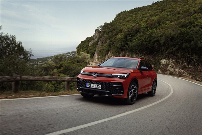 最新世代になったVWのSUV「ティグアン」と国産人気SUV「ハリアー」「CX-5」のお買い得度を比べた