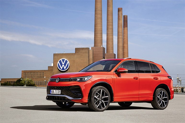 最新世代になったVWのSUV「ティグアン」と国産人気SUV「ハリアー」「CX-5」のお買い得度を比べた