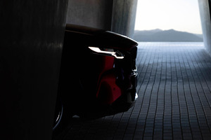 【速報】新型マツダ「CX-5」は7月10日に世界初公開！ ティザーで新デザインの「顔」が見えた！