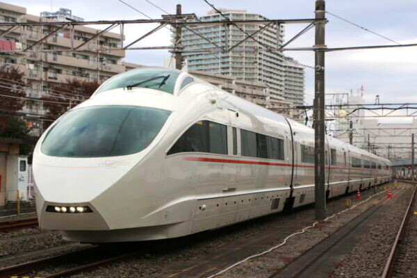 これがホントに引退した車両!? 「短命の名車」が廃車前に美しい姿を披露 “粋なイベント”で最後の花道飾る