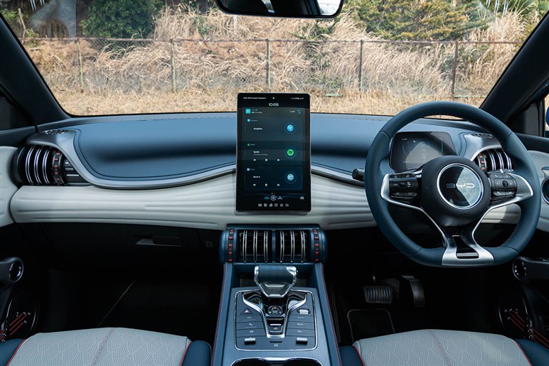 BYDが日本に「軽EV投入」を発表。独自の“ガラパゴス市場”に中国メーカーはどう攻め込むのか？