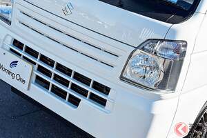 スズキの「“4人寝られる”軽トラ」がスゴい！ 日常でも使いやすい「斬新“2階建て”仕様」でカッコいい「キャリイ」キャンパー！ モーニングワンの車中泊モデル「キャンパー ジャスト」に注目