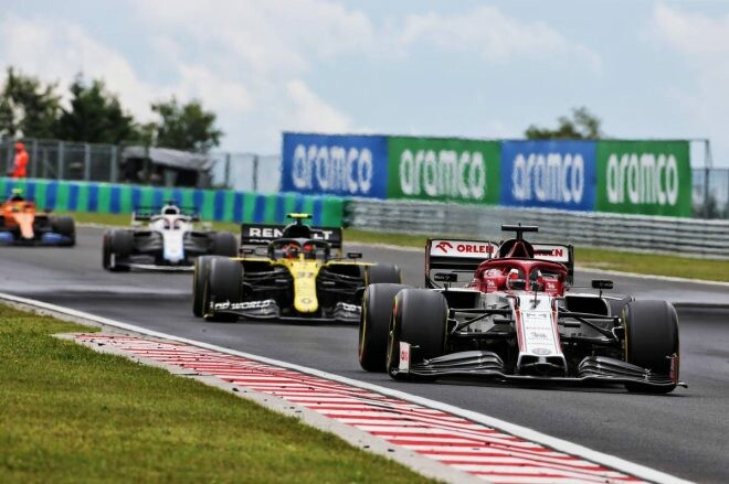 ライコネン「グリッドの路面が滑りやすくて停止位置を過ぎてしまった」：アルファロメオ F1第3戦ハンガリーGP決勝