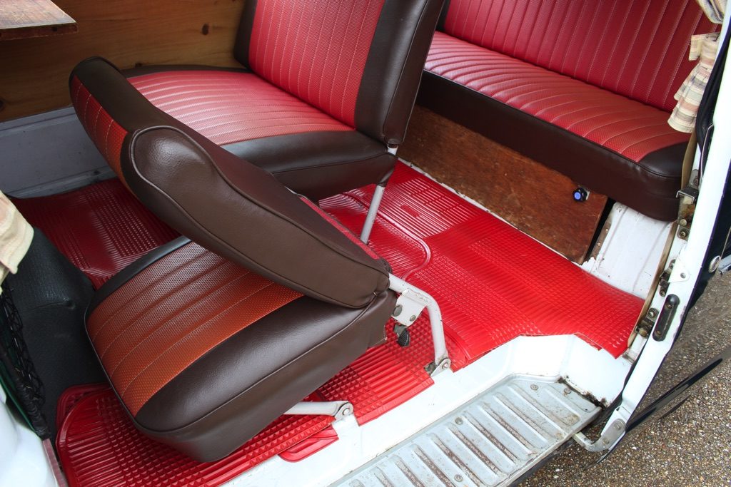 50年前に登場した国産初の９人乗りキャブオーバー型ワゴン 乗用デリカのルーツは この1台にある Maniaxcars Web Option 自動車情報サイト 新車 中古車 Carview