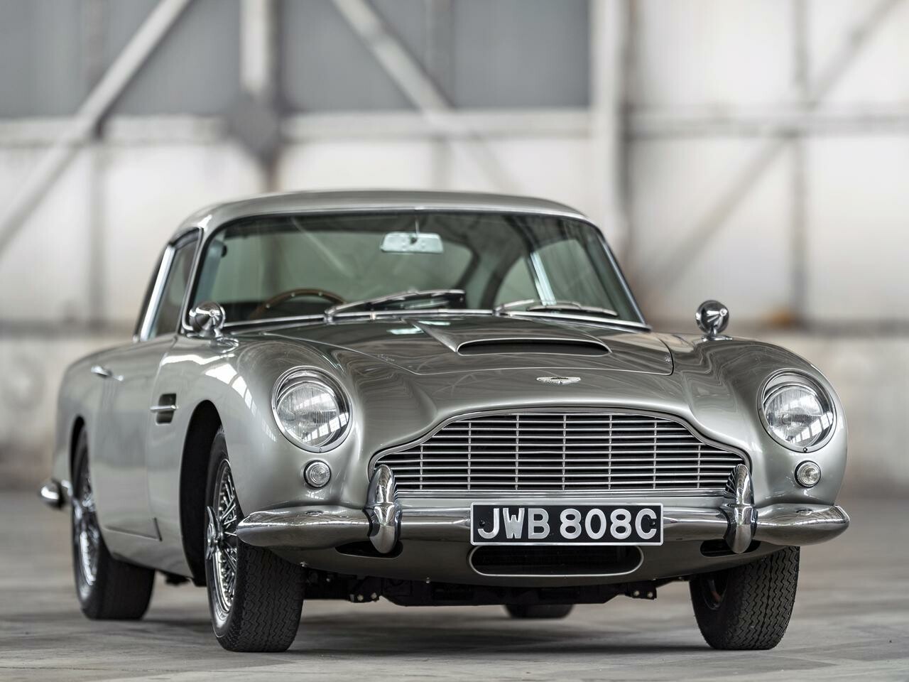 【FRへの憧憬 13】アストンマーティン DB5は、007が愛した艶やかなスポーツカー