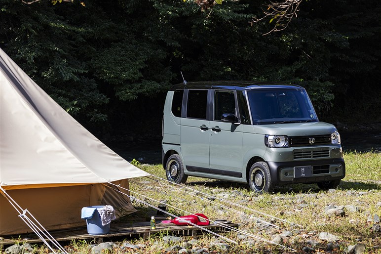 荷室でのんびりリラックス!?　ライバルとはちょっと違う路線を狙ったホンダ「N-BOXジョイ」公開