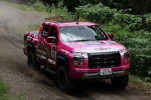 三菱自動車が技術支援、北海道「ラリー・カムイ」で『トライトン』2台が完走