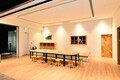 三菱自動車の新しい本社ショールームがオープン！　カフェも併設したオシャレな空間を演出