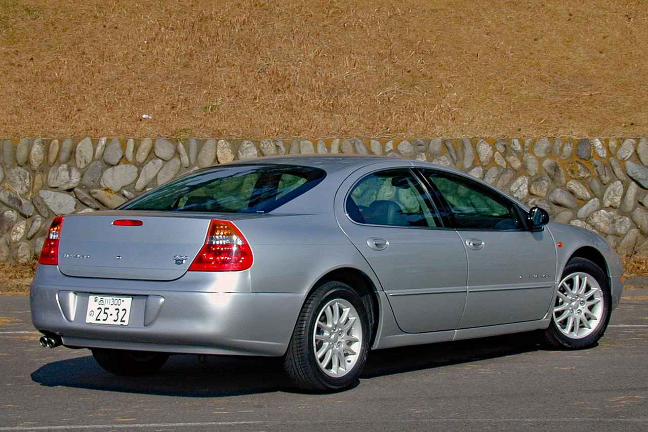 懐かしの輸入車 13 クライスラー 300mは01年モデルでさらにスタイリッシュになった Webモーターマガジン 自動車情報サイト 新車 中古 車 Carview