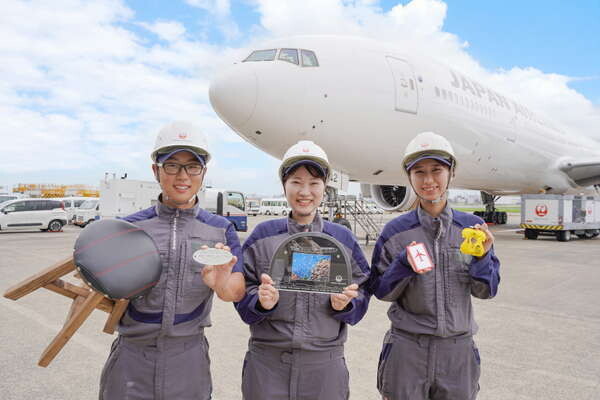 JALが「元JAL機などの“部品”使ったスゴイグッズ」まさかの“デパート”で販売…なに売るの？ 夏休み期間限定
