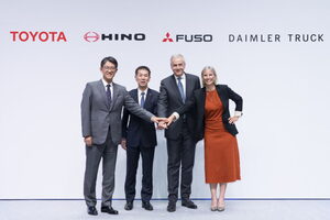 【険しさ乗り越え】三菱ふそうと日野、2年を費やし経営統合に最終合意！トヨタとダイムラートラックは水素で連携強化も